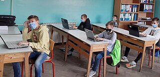 Schule2 Einige Laptops sind da – leider nicht genug!
